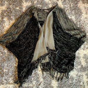 Fringe bottom shawl